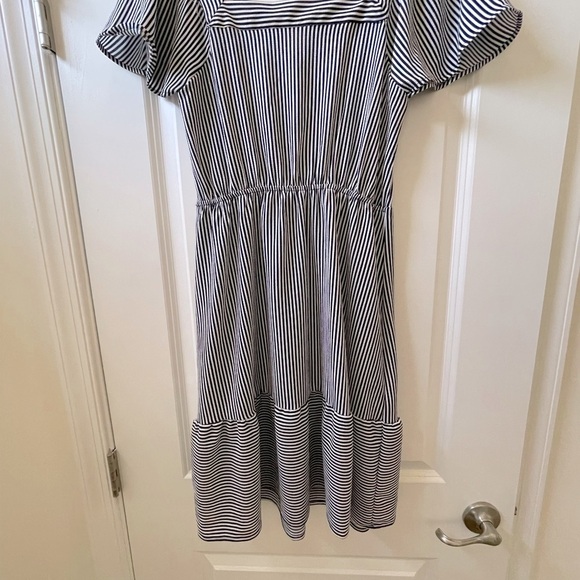Like new dress XS - Picture 2 of 4